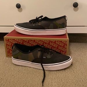 Men’s Vans size 13 Camo comfy Cush